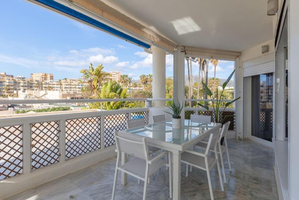 Eden Costa Lago Primera Linea De Mar Torremolinos Zewnętrze zdjęcie