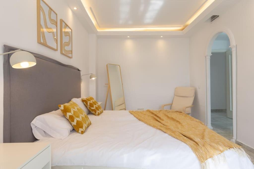 Eden Costa Lago Primera Linea De Mar Torremolinos Zewnętrze zdjęcie
