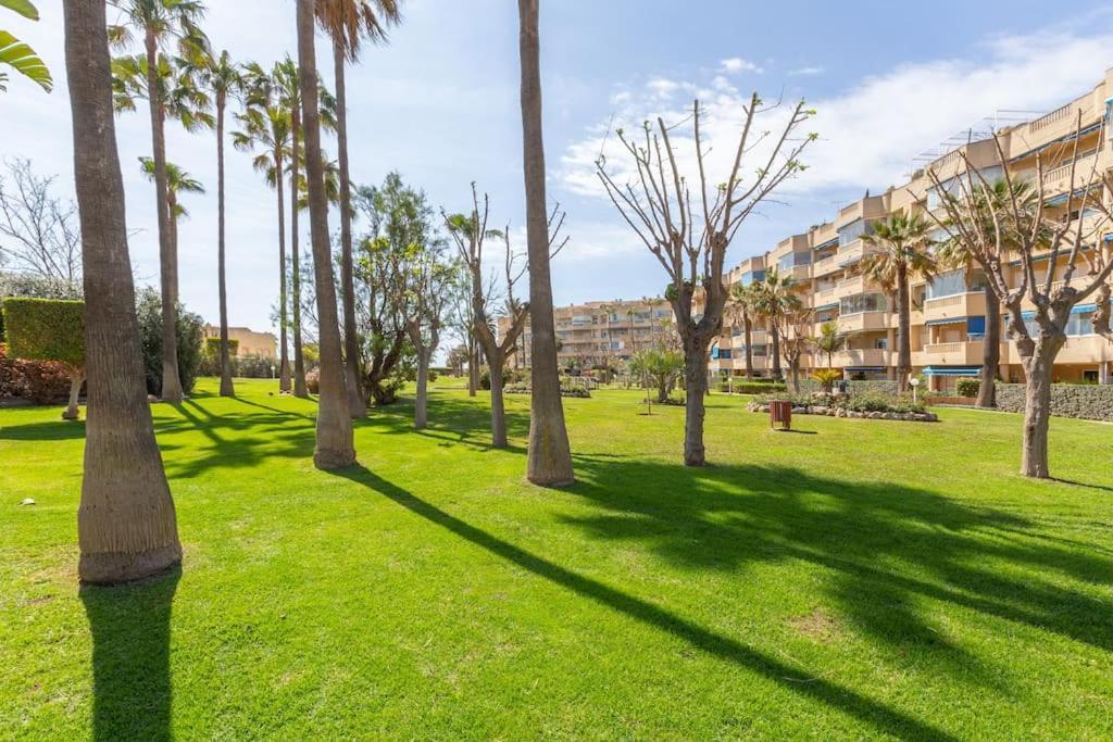 Eden Costa Lago Primera Linea De Mar Torremolinos Zewnętrze zdjęcie