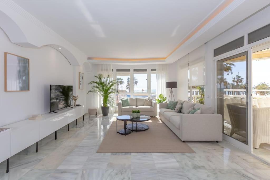 Eden Costa Lago Primera Linea De Mar Torremolinos Zewnętrze zdjęcie