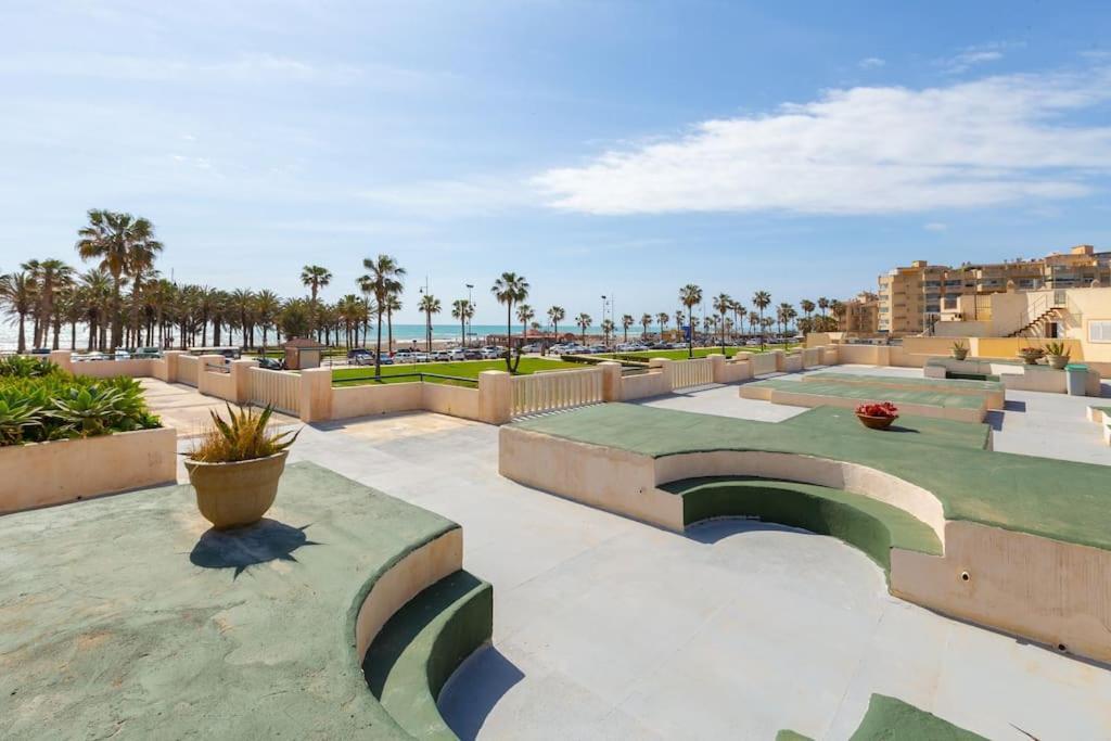 Eden Costa Lago Primera Linea De Mar Torremolinos Zewnętrze zdjęcie